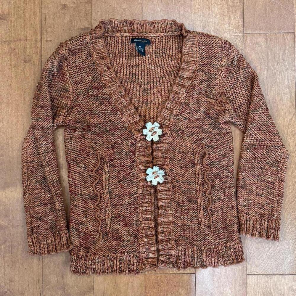 BCBGMAXAZRIA burnt orange cardigan with wood flower buttons Sz. S/M - Picture 3 of 8
